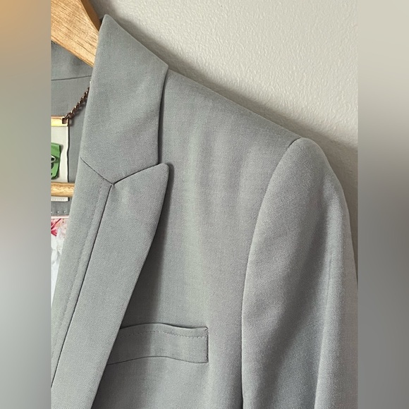 Women’s Ted Baker Light Grey  Modern Suit Jacket Blazer - Picture 2 of 16